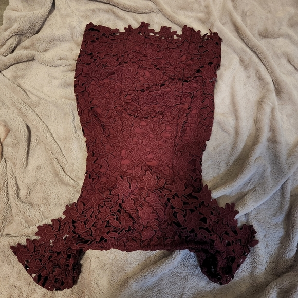 Guess Burgundy off the shoulder dress - Picture 2 of 2